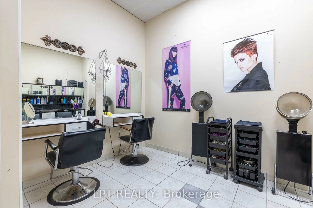 15461, Yonge, Aurora Village, Aurora