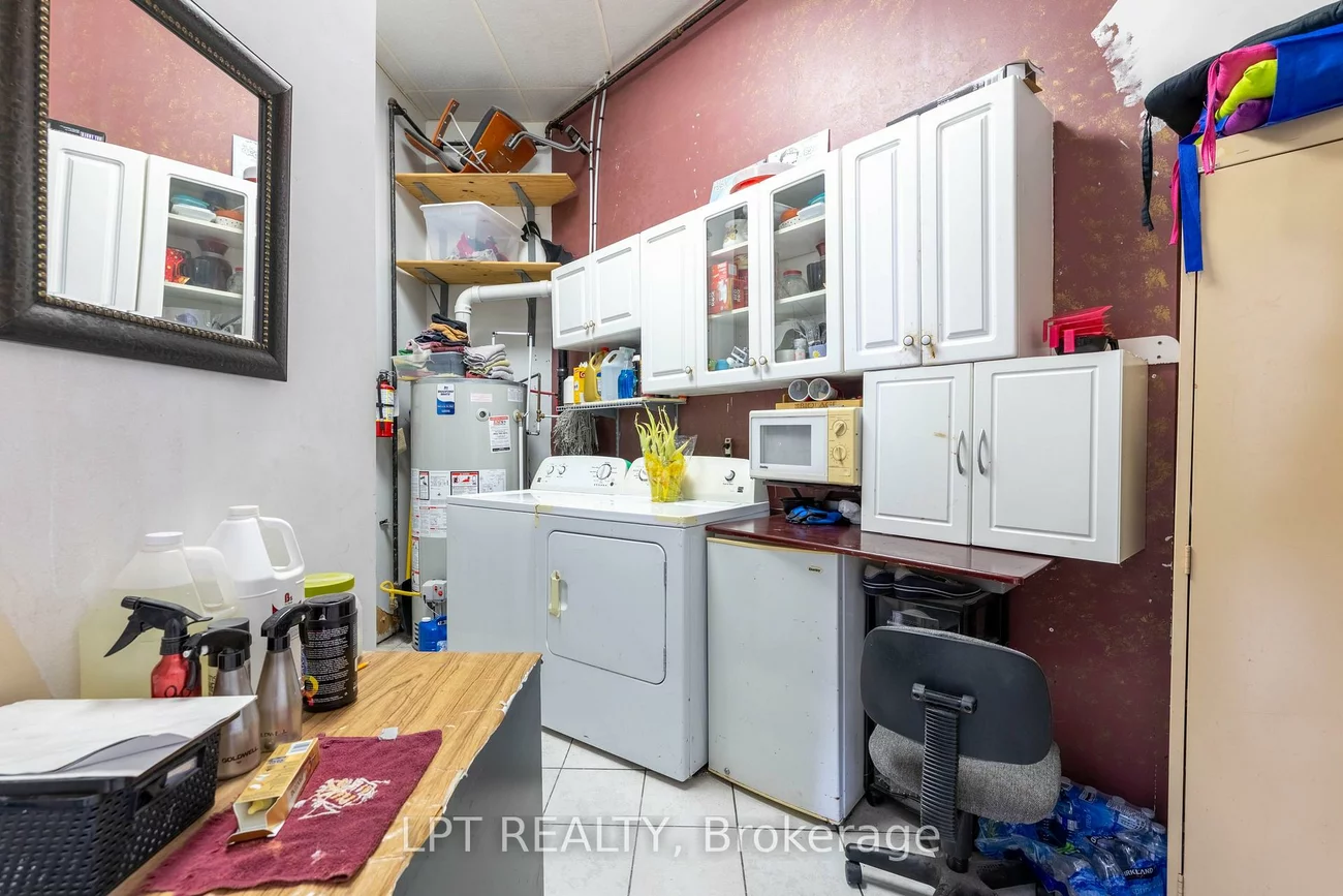 15461, Yonge, Aurora Village, Aurora