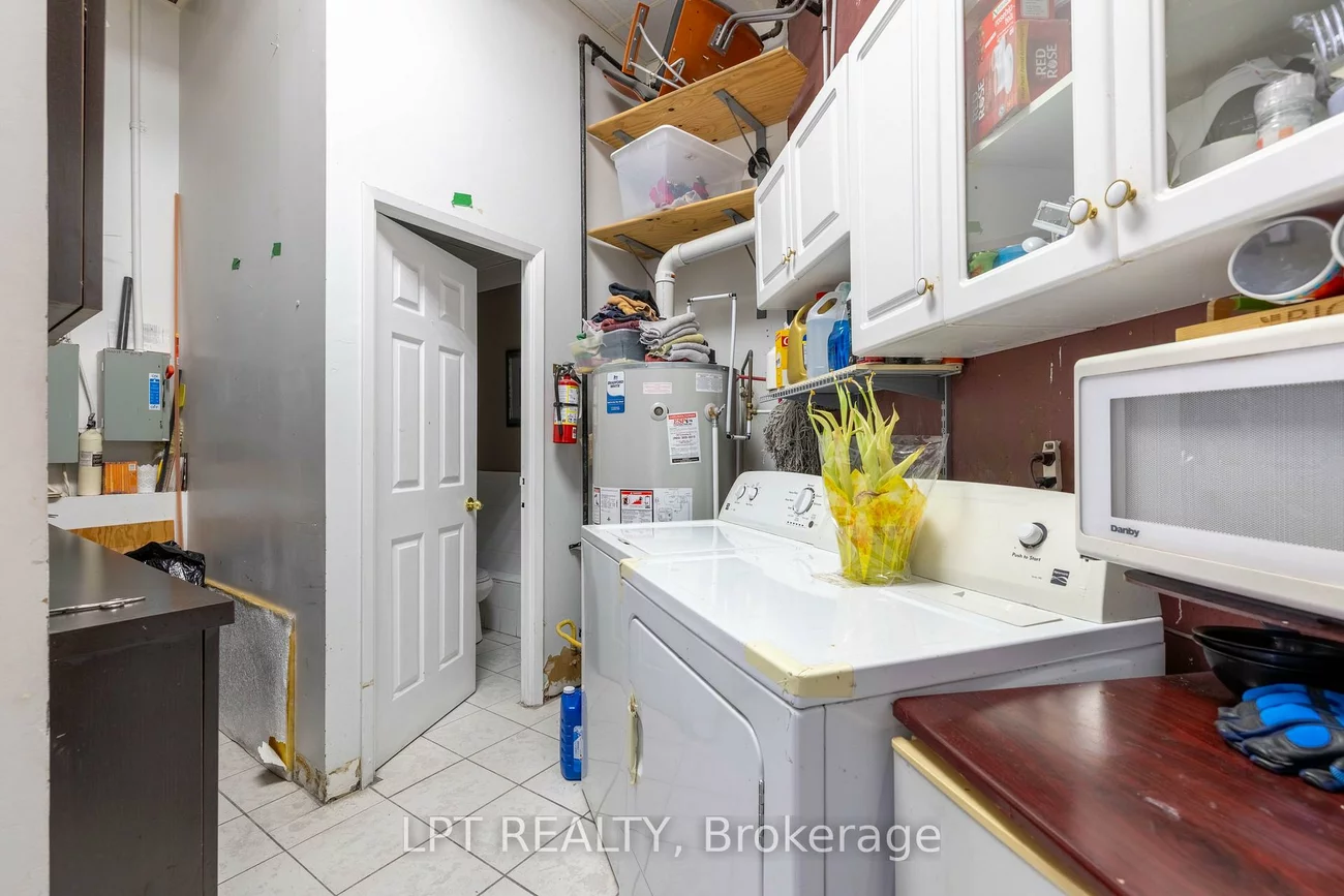 15461, Yonge, Aurora Village, Aurora