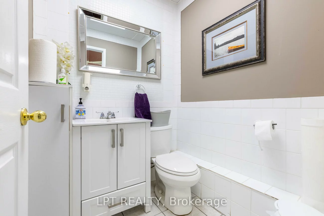 15461, Yonge, Aurora Village, Aurora