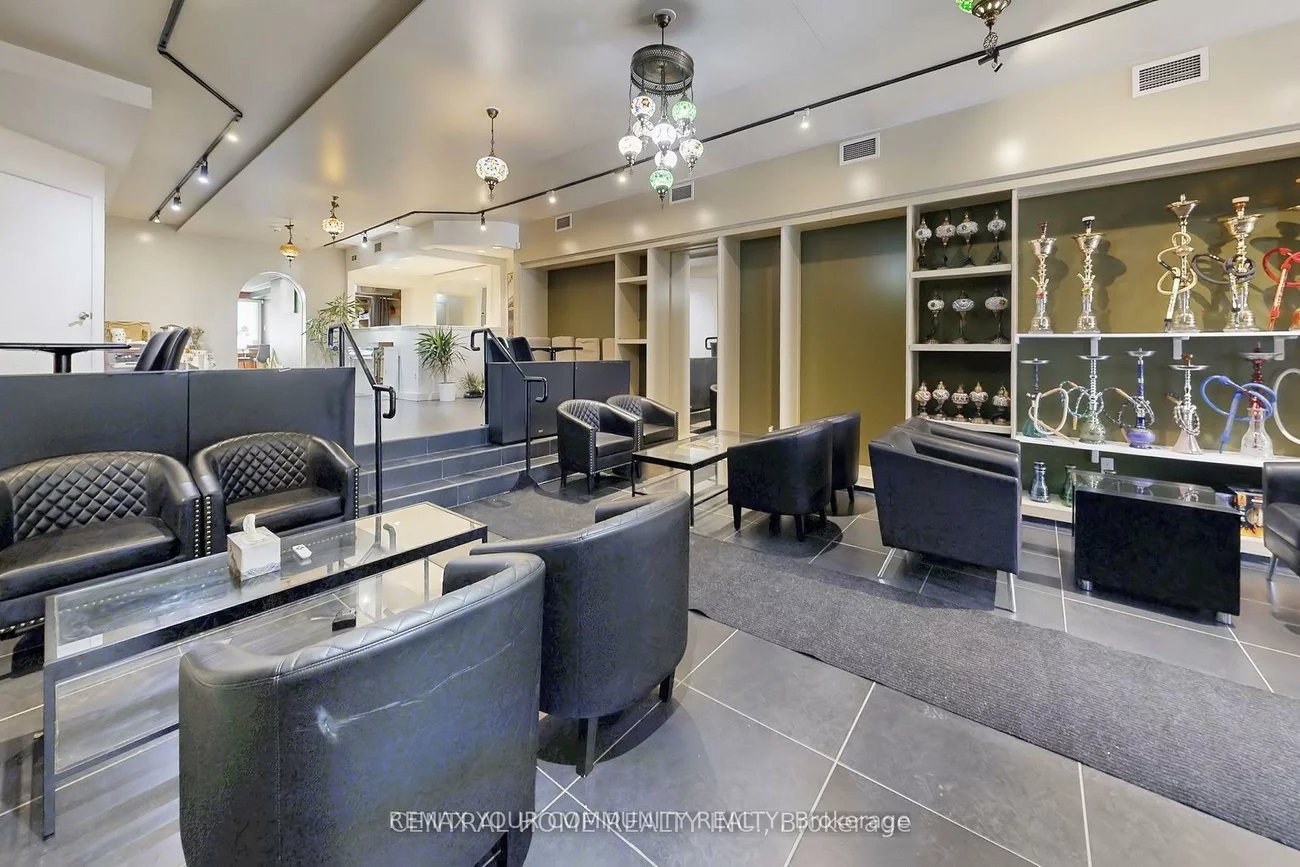 15231, Yonge, Aurora Village, Aurora