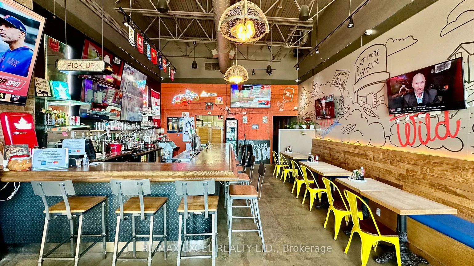 650, Wellington, Bayview Wellington, Aurora