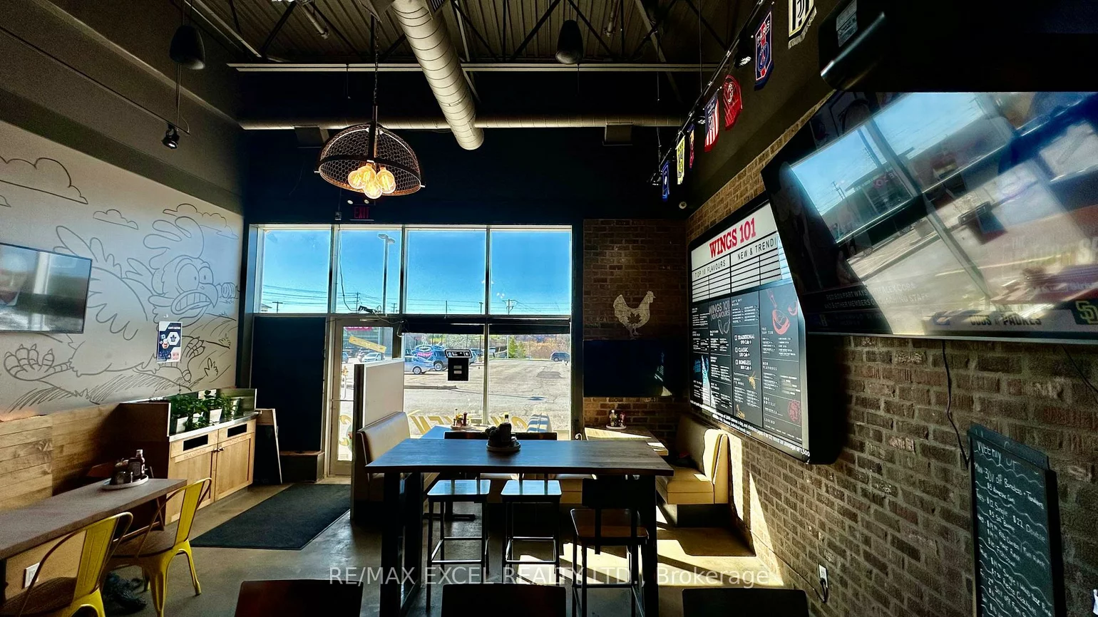 650, Wellington, Bayview Wellington, Aurora