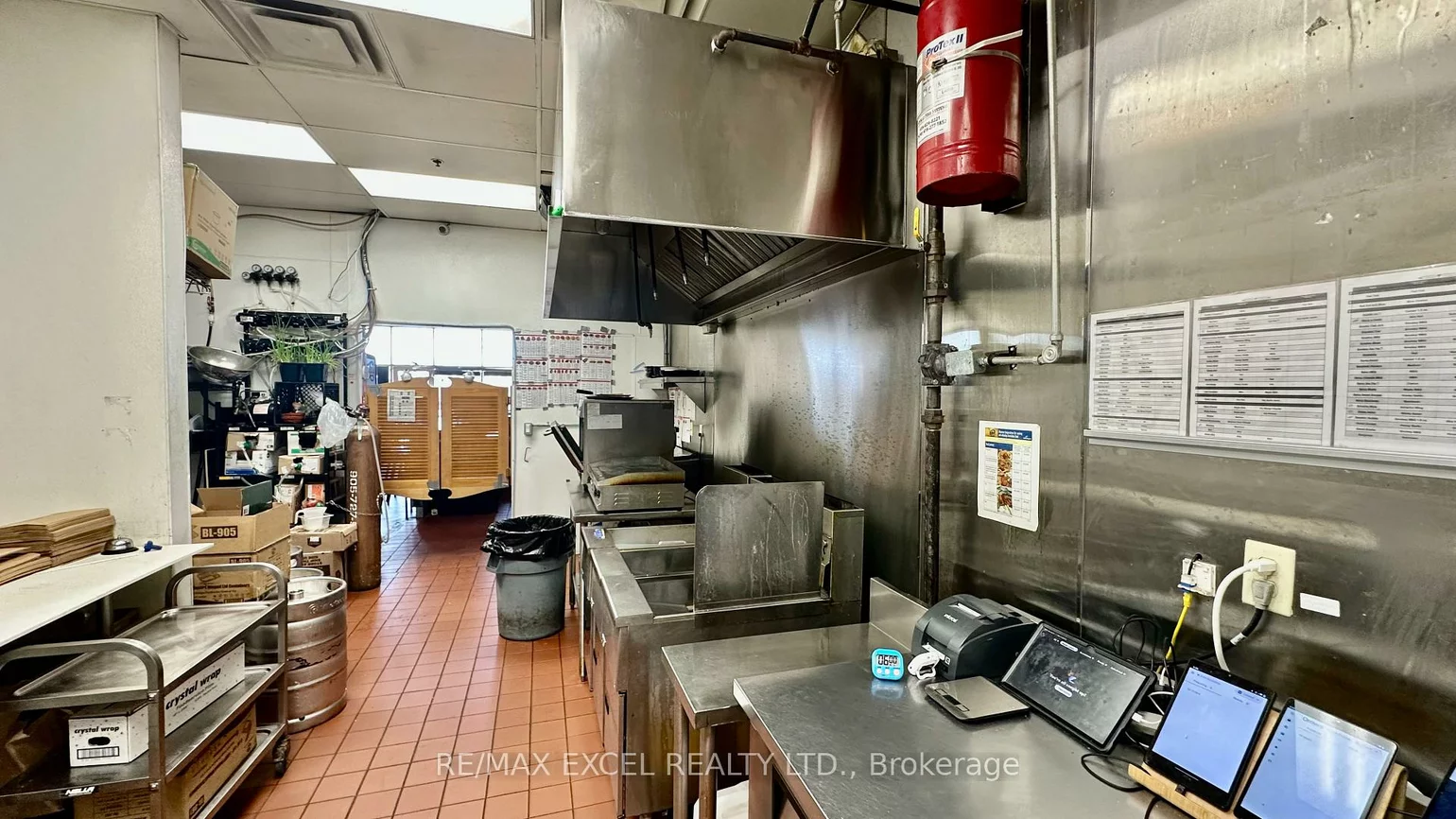 650, Wellington, Bayview Wellington, Aurora