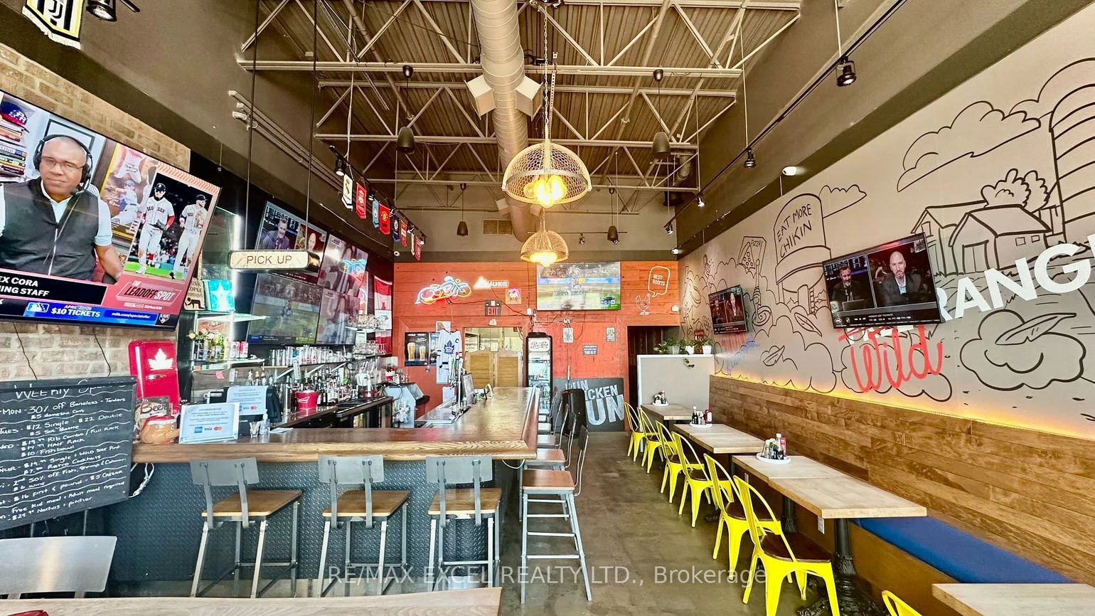 650, Wellington, Bayview Wellington, Aurora