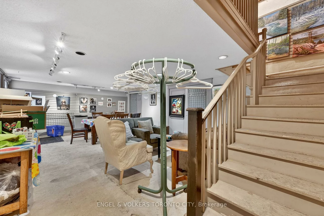 15210, Yonge, Aurora Village, Aurora