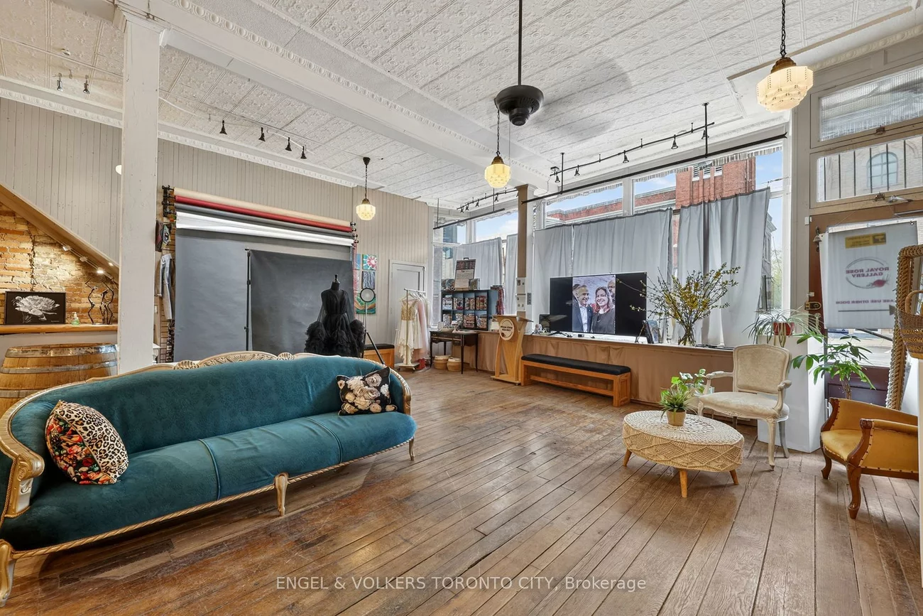 15210, Yonge, Aurora Village, Aurora