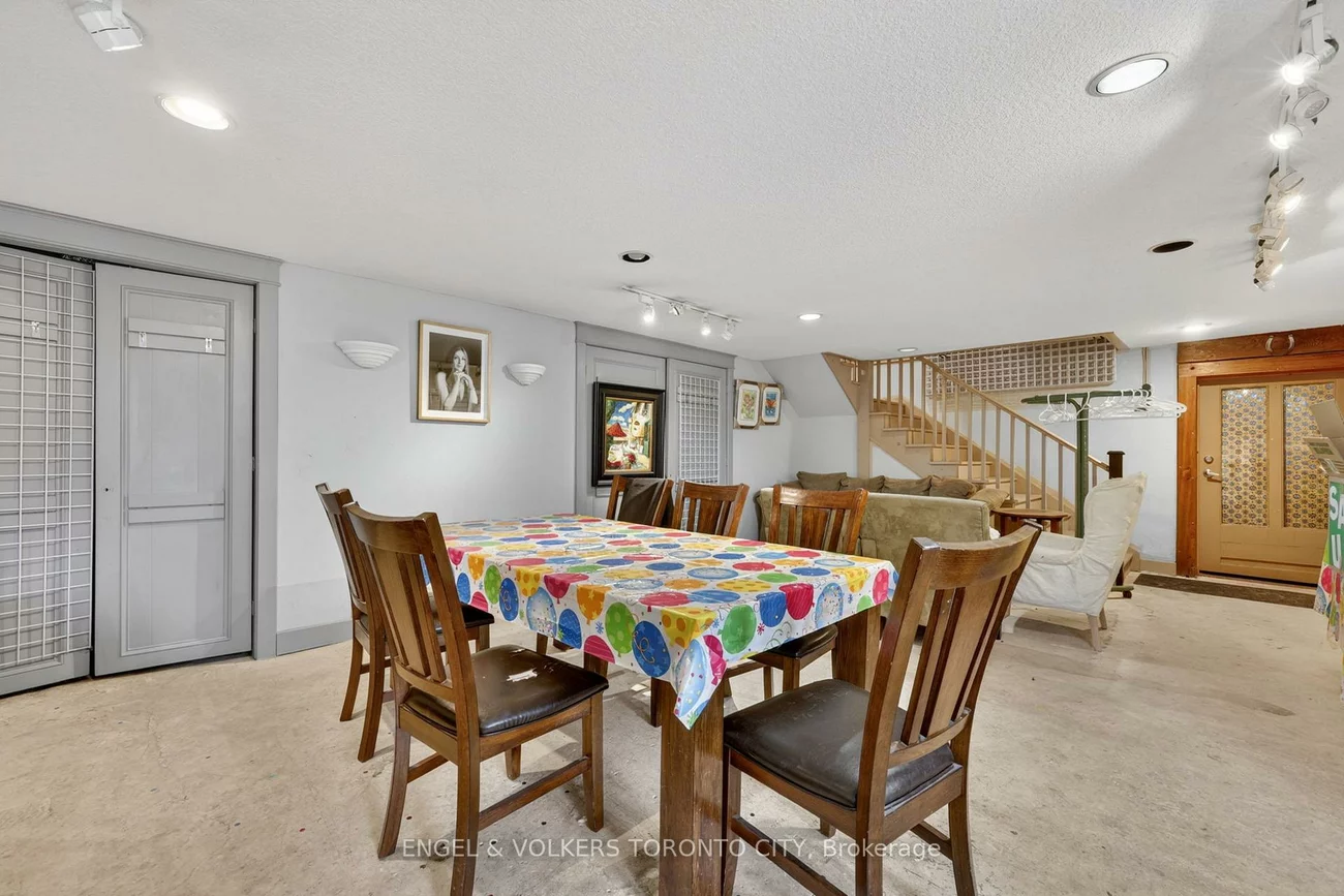 15210, Yonge, Aurora Village, Aurora