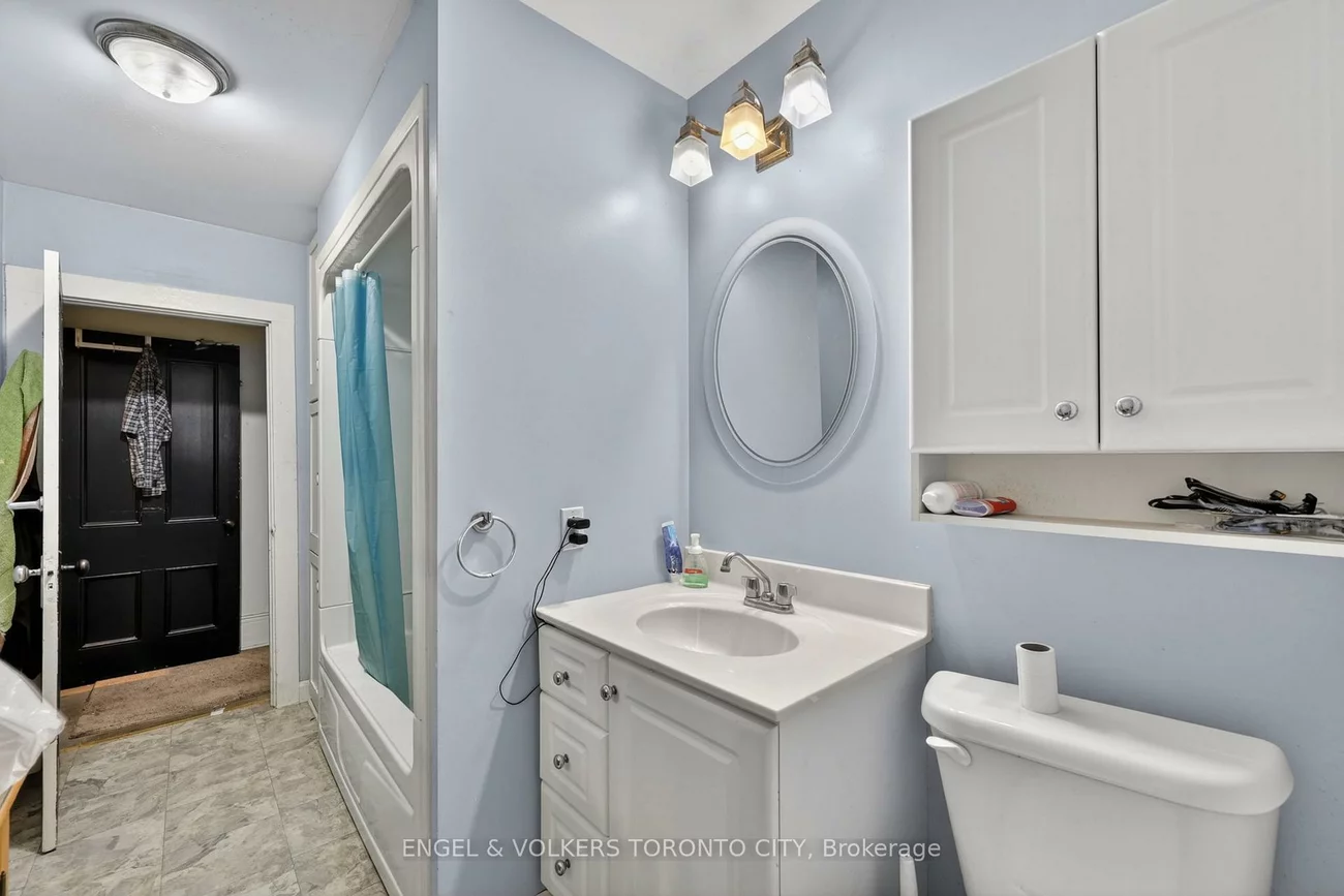 15210, Yonge, Aurora Village, Aurora