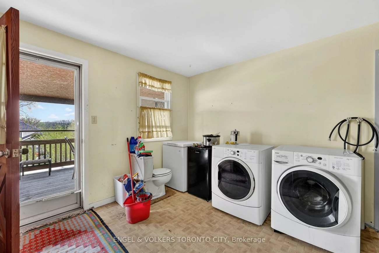 15210, Yonge, Aurora Village, Aurora