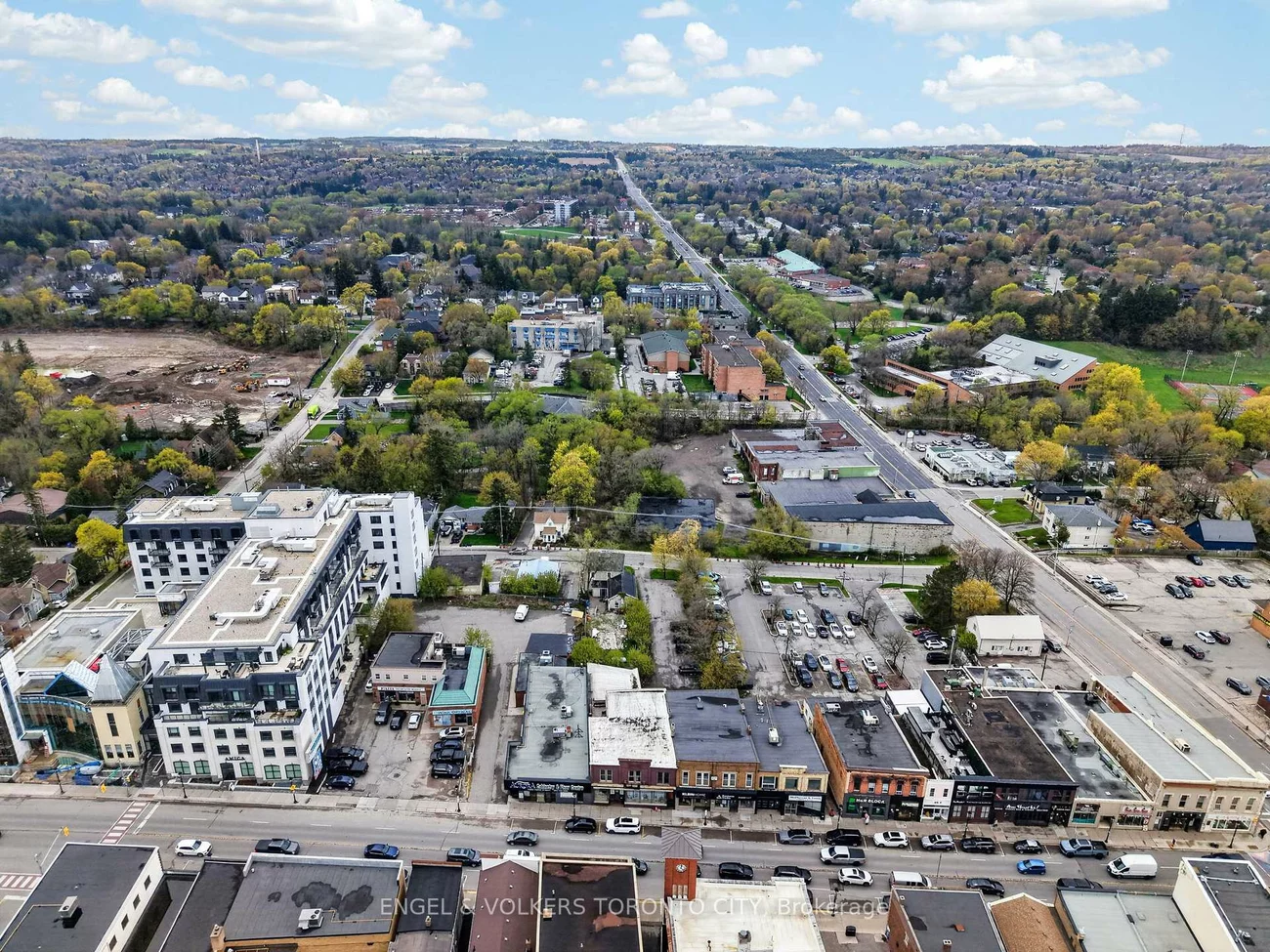 15210, Yonge, Aurora Village, Aurora