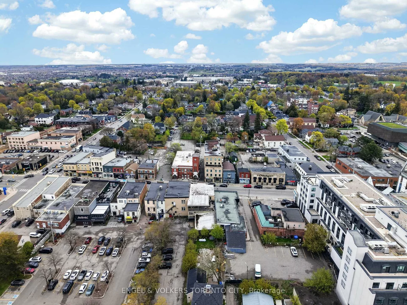 15210, Yonge, Aurora Village, Aurora