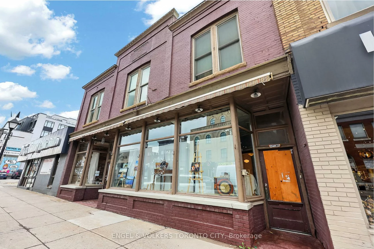 15210, Yonge, Aurora Village, Aurora