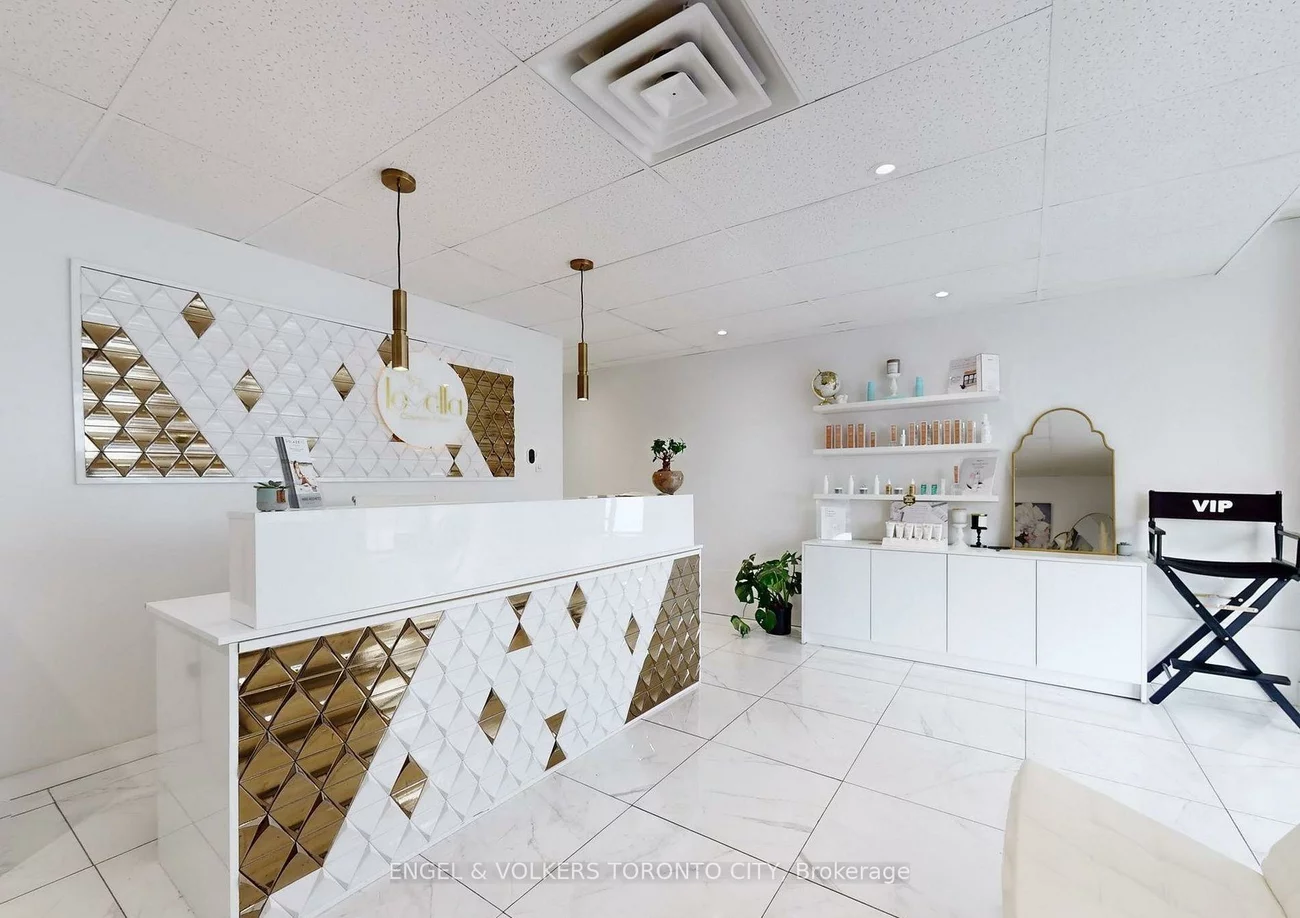 15187, Yonge, Aurora Village, Aurora