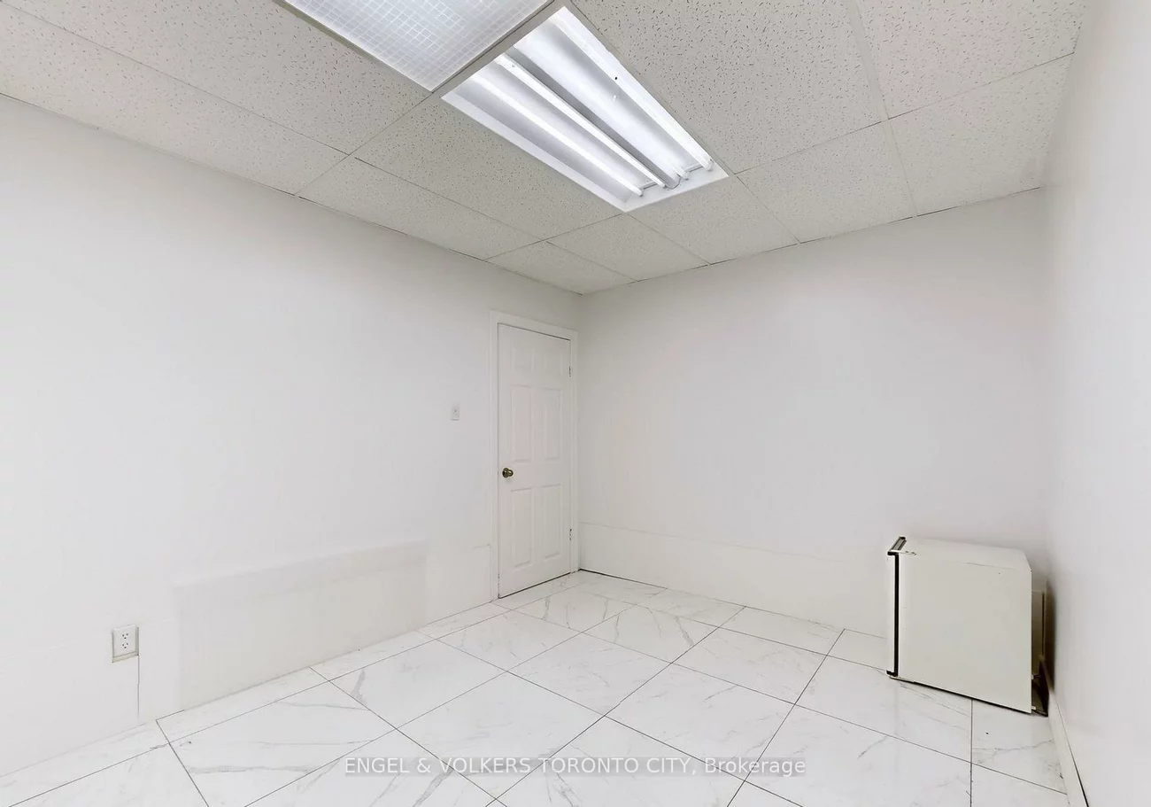 15187, Yonge, Aurora Village, Aurora