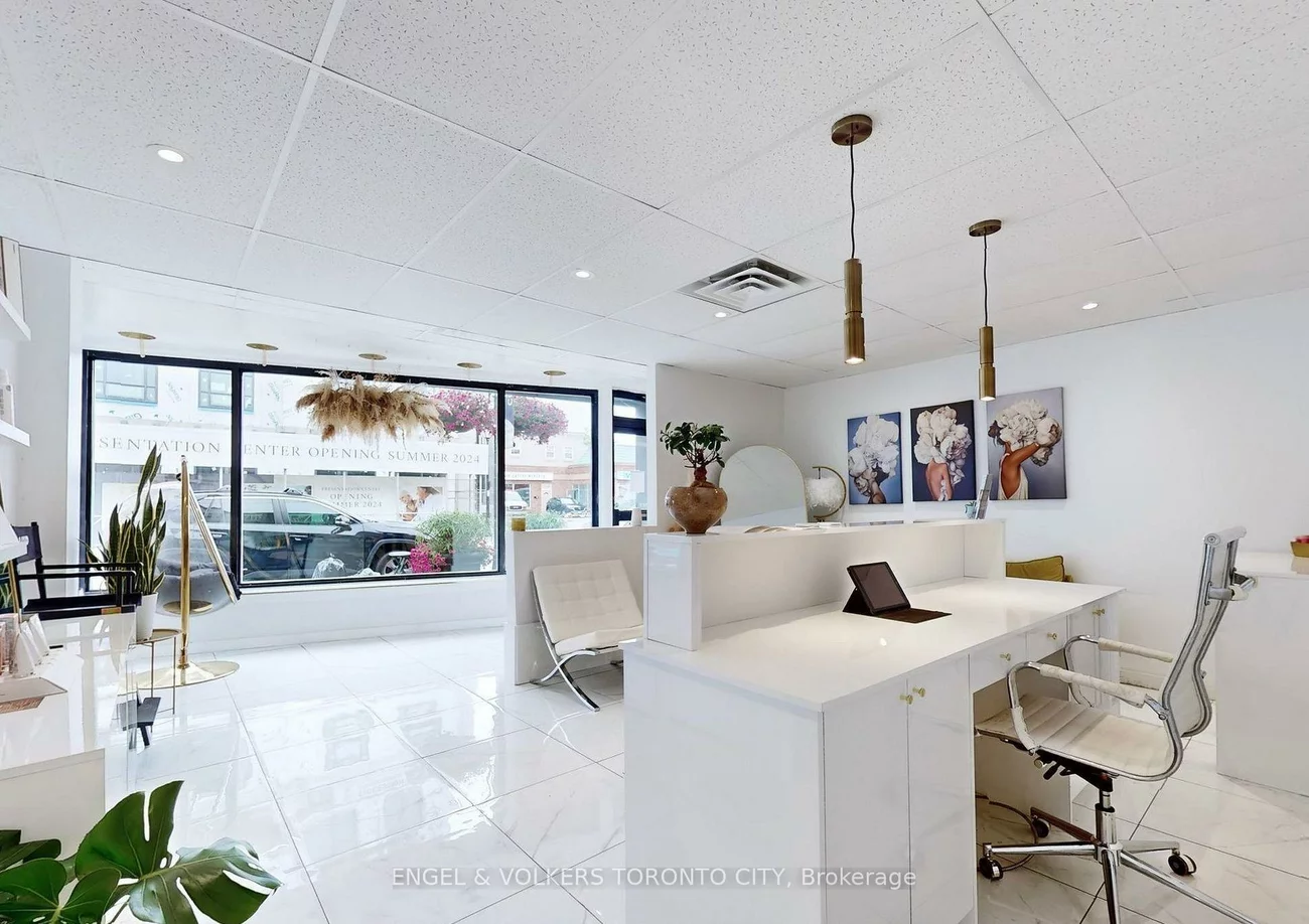 15187, Yonge, Aurora Village, Aurora