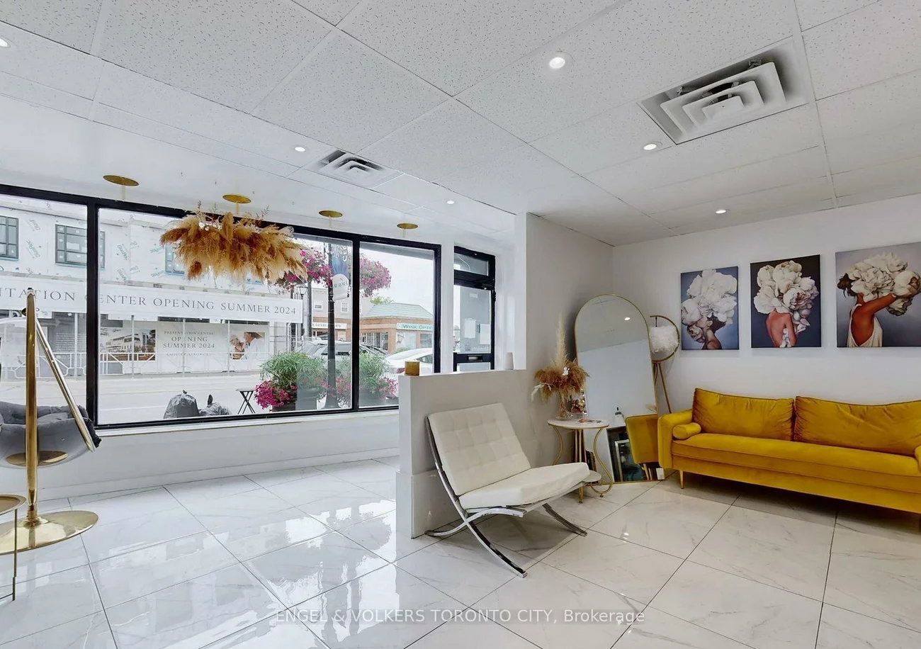 15187, Yonge, Aurora Village, Aurora