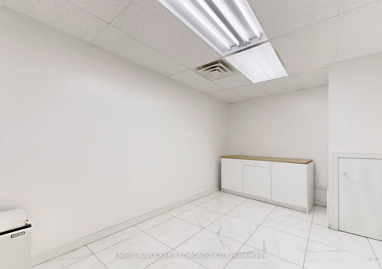 15187, Yonge, Aurora Village, Aurora