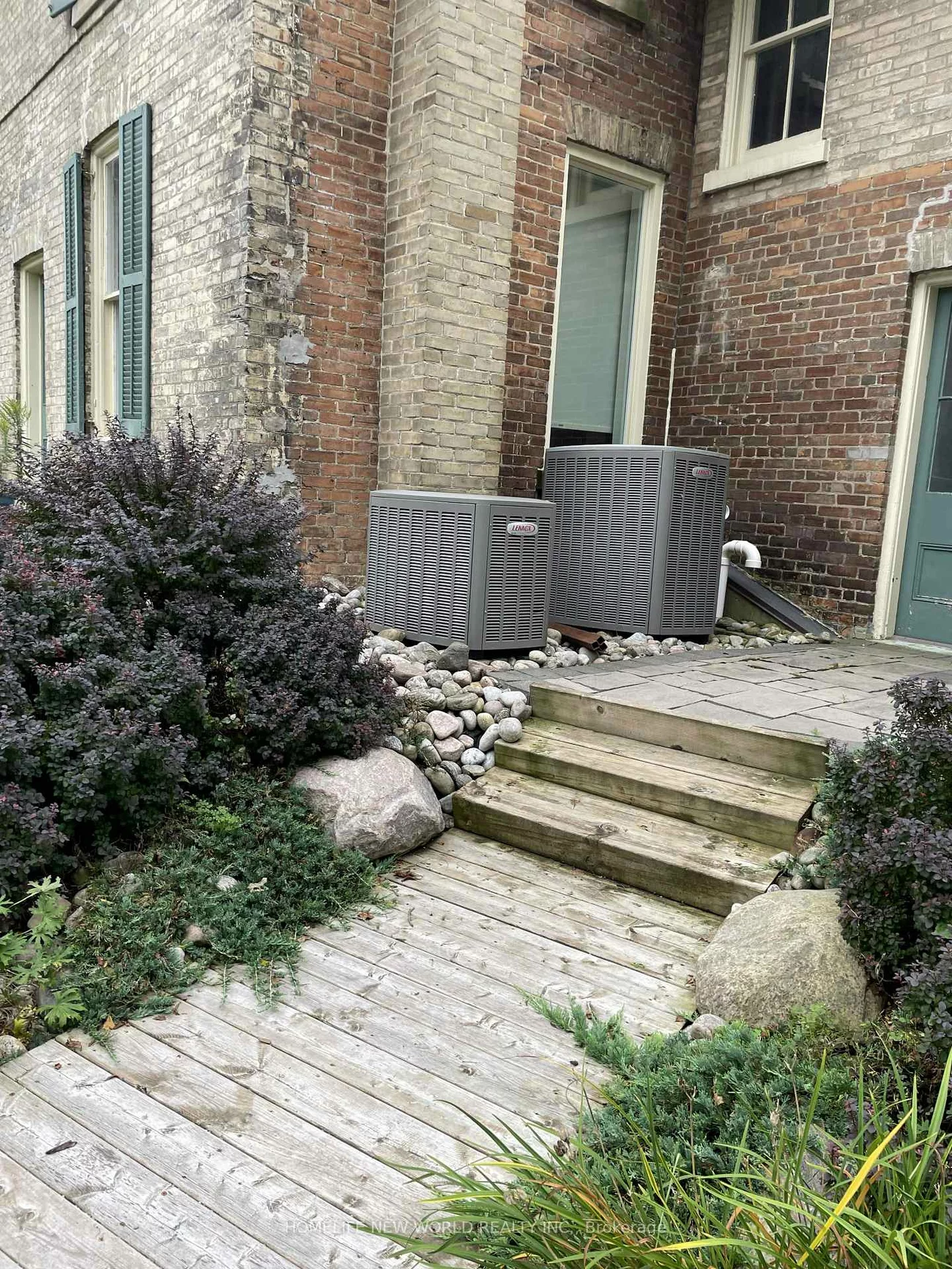 15342, Yonge, Aurora Village, Aurora