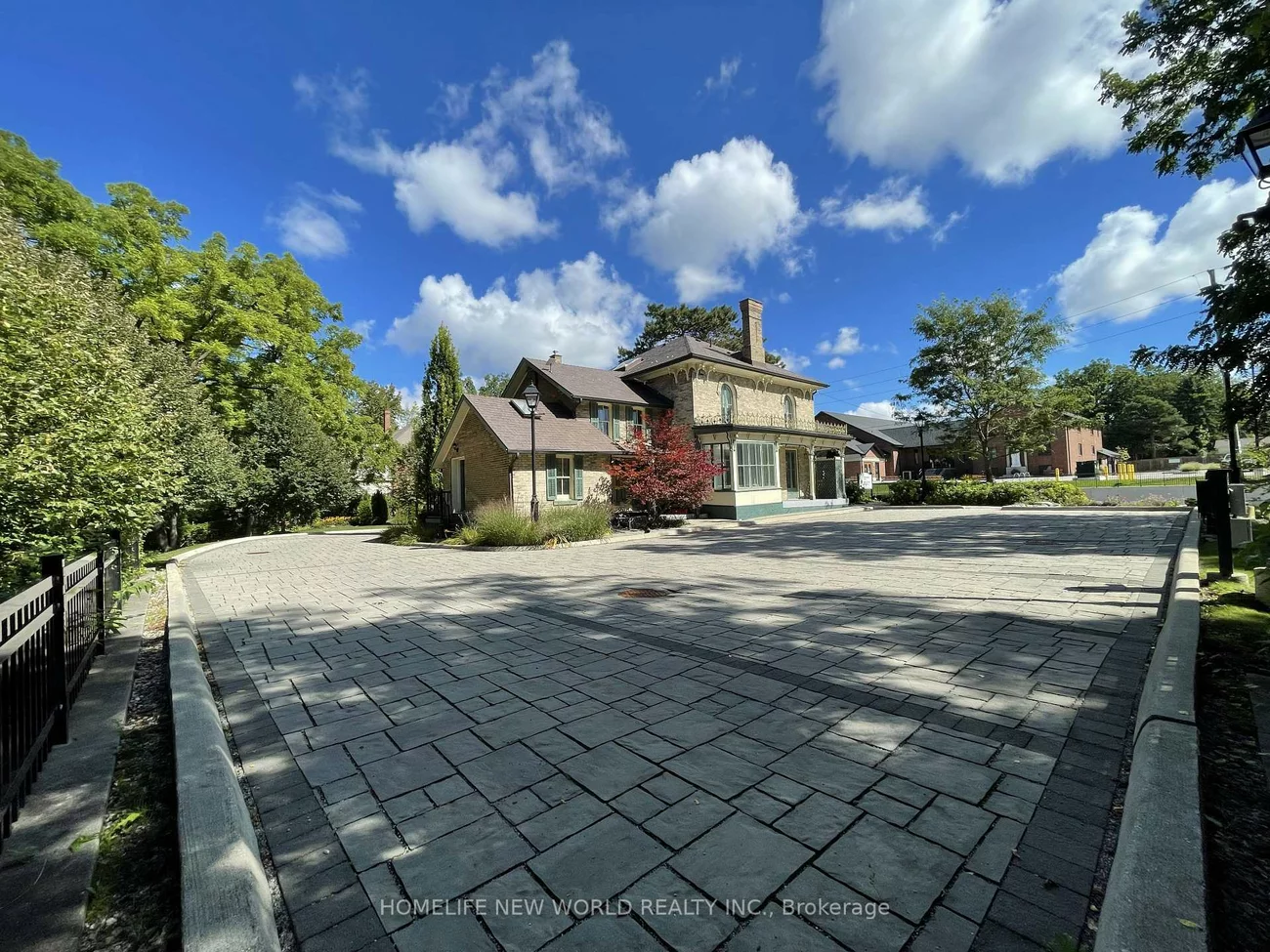 15342, Yonge, Aurora Village, Aurora