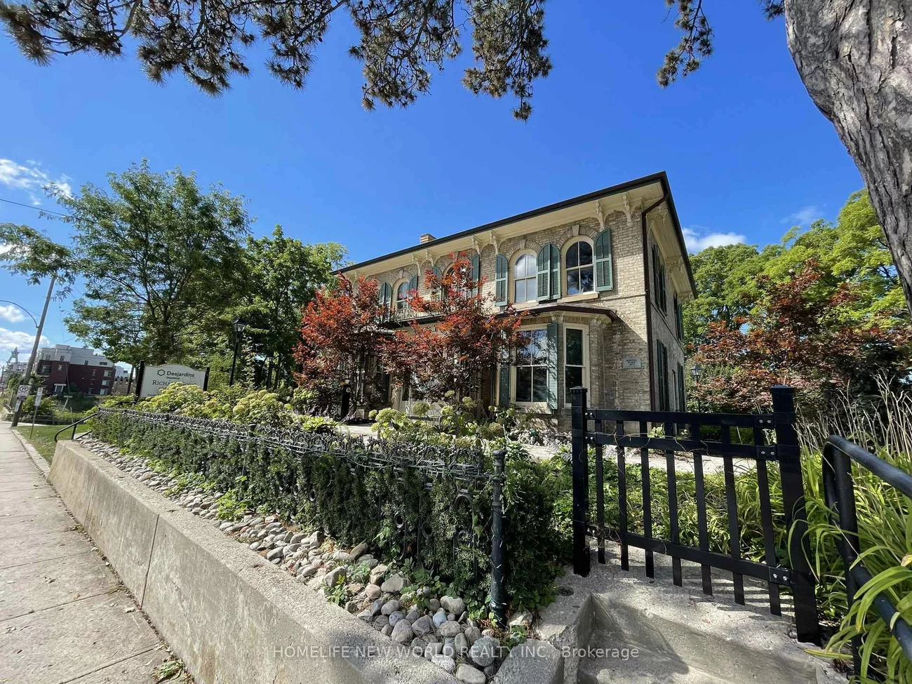 15342, Yonge, Aurora Village, Aurora