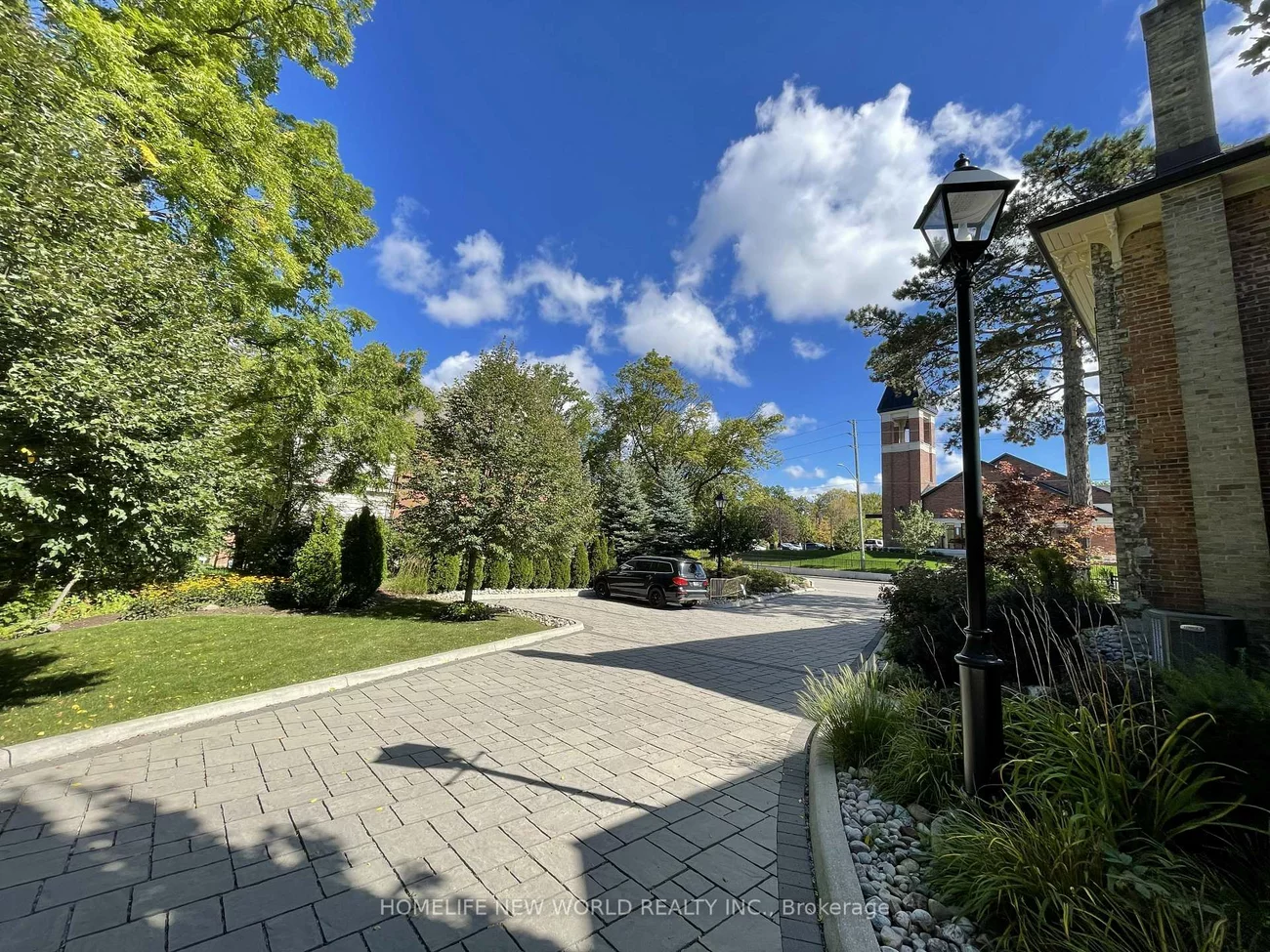 15342, Yonge, Aurora Village, Aurora
