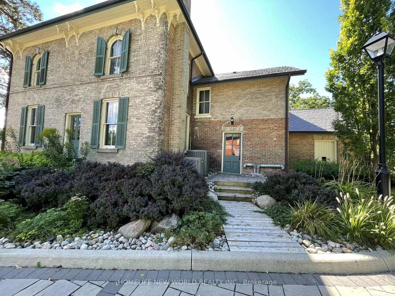 15342, Yonge, Aurora Village, Aurora