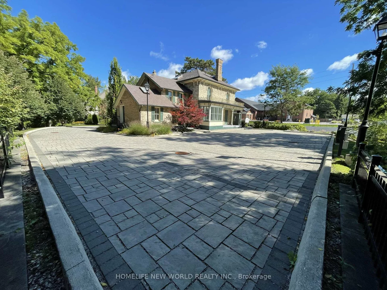 15342, Yonge, Aurora Village, Aurora