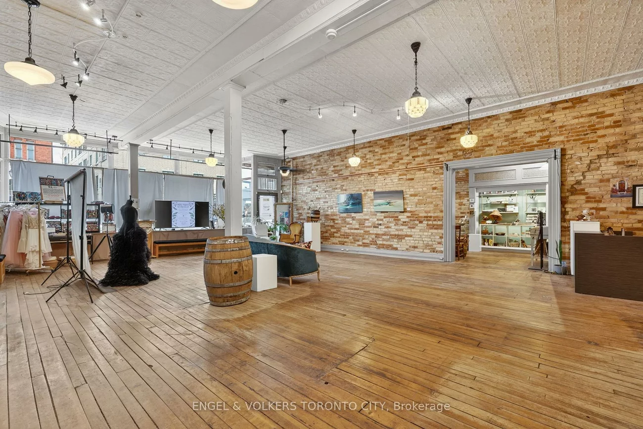 15210, Yonge, Aurora Village, Aurora