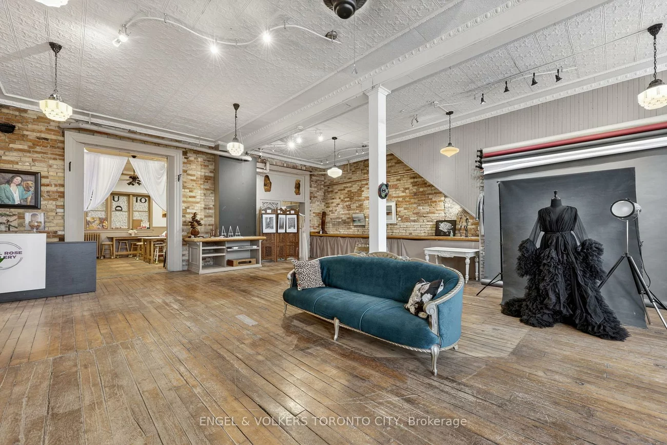 15210, Yonge, Aurora Village, Aurora