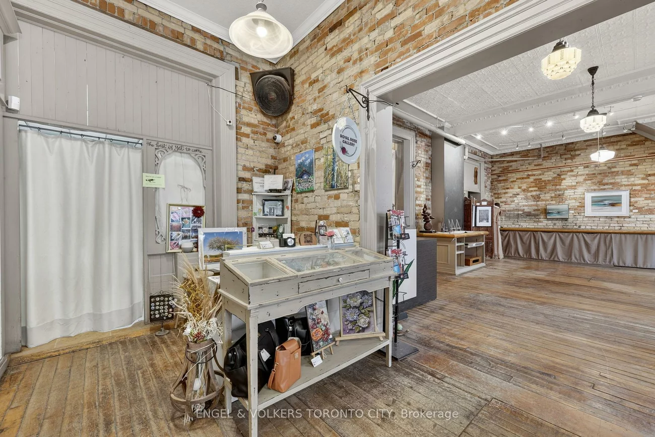 15210, Yonge, Aurora Village, Aurora