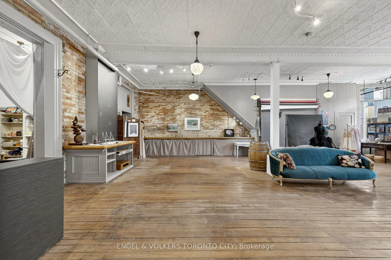 15210, Yonge, Aurora Village, Aurora