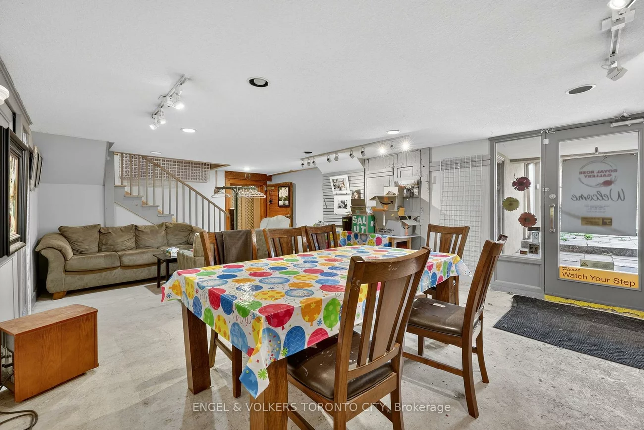 15210, Yonge, Aurora Village, Aurora