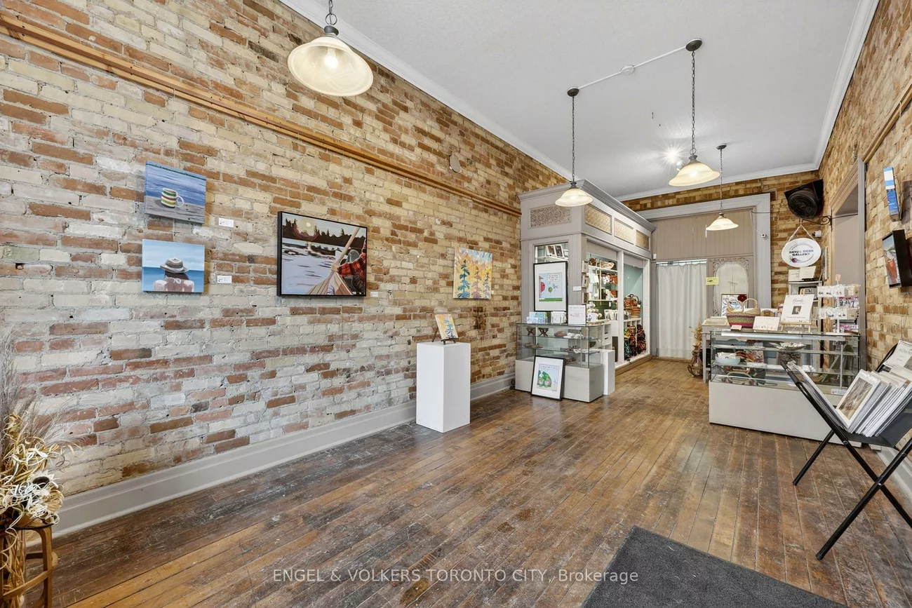 15210, Yonge, Aurora Village, Aurora