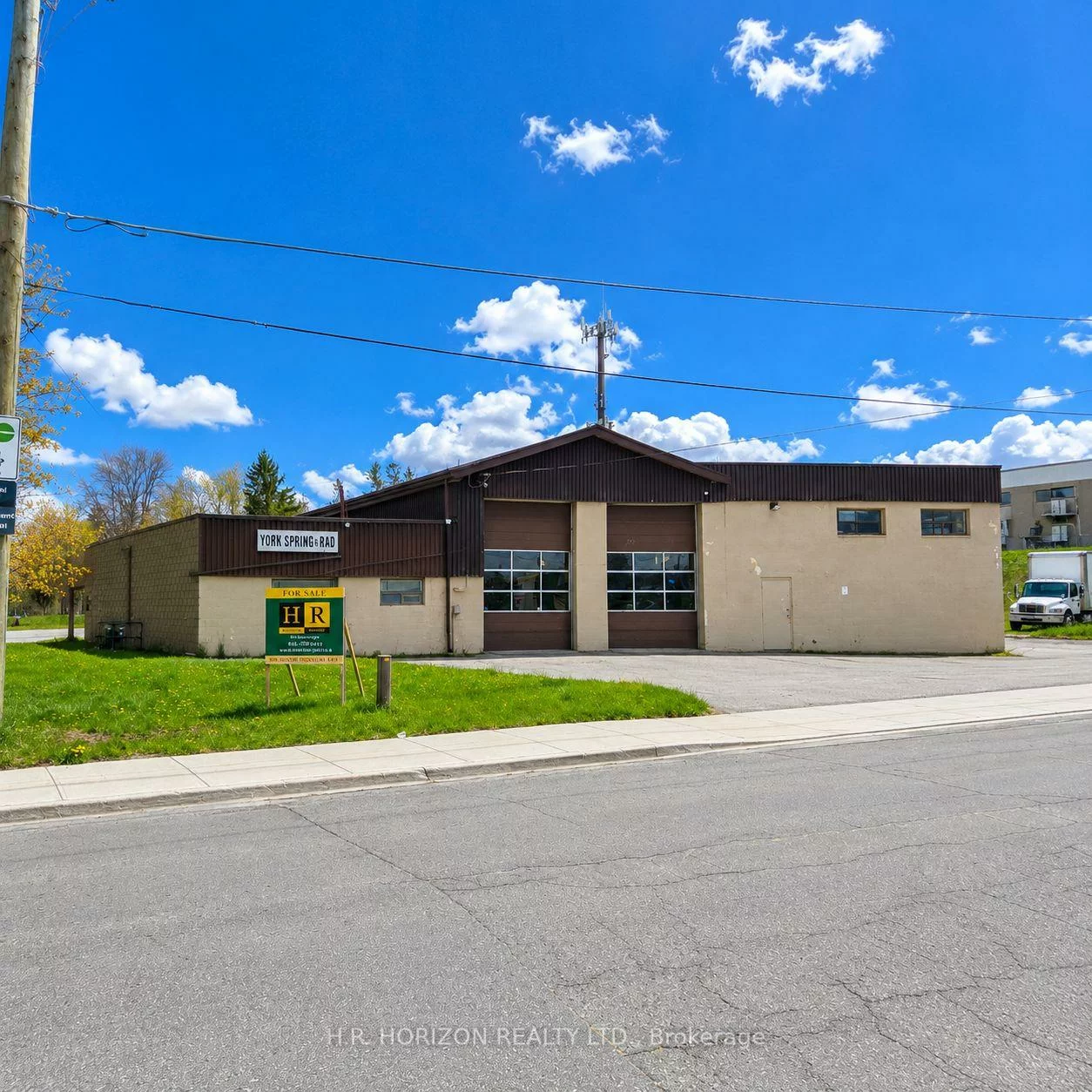 60, Industrial, Aurora Village, Aurora