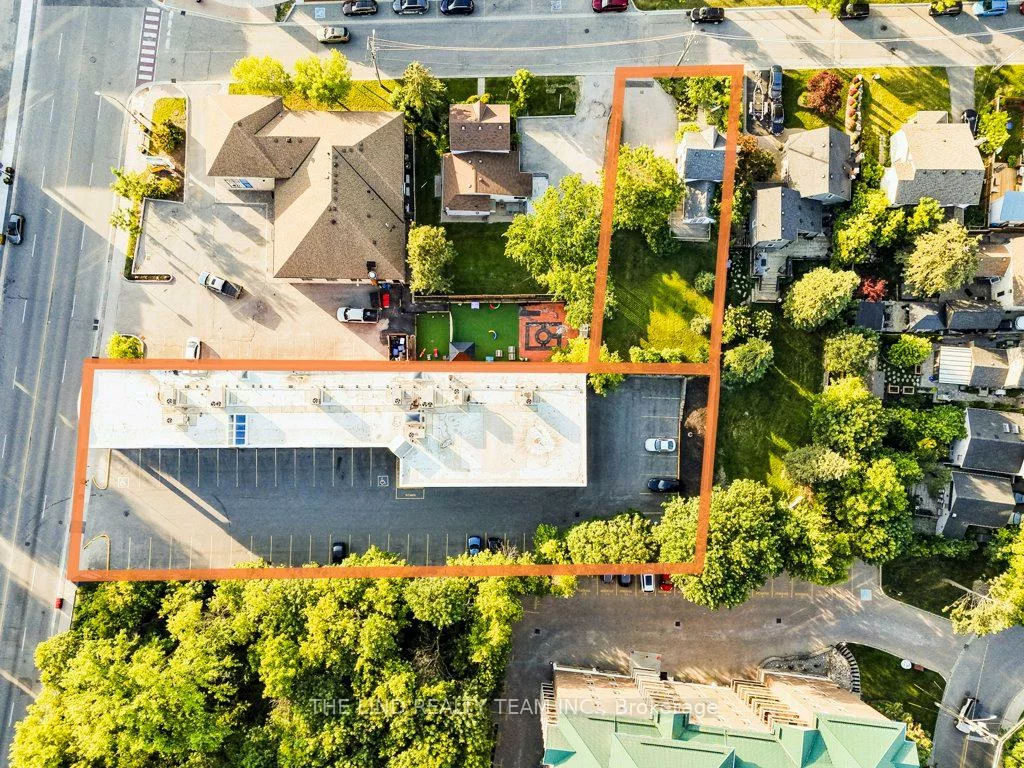 15105, Yonge, Aurora Village, Aurora