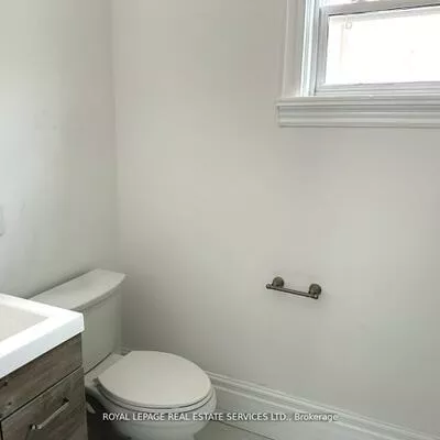 100, Essa, Allandale Centre, Barrie