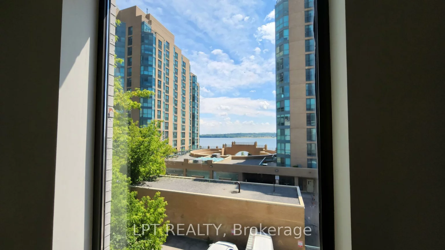 89, Collier, City Centre, Barrie