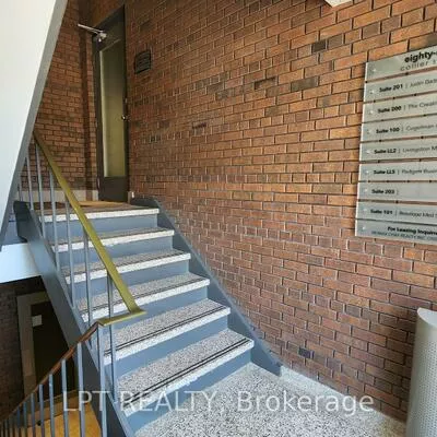 89, Collier, City Centre, Barrie