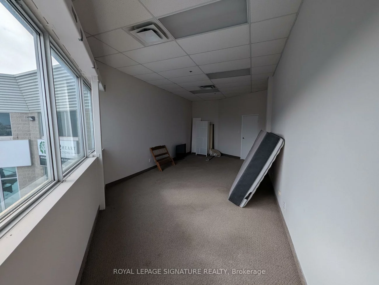 570, Bryne, 400 West, Barrie