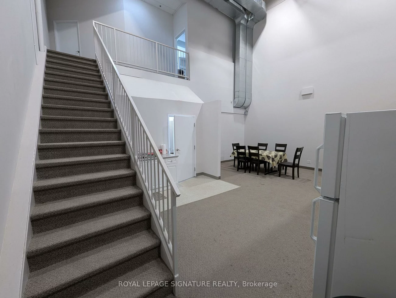 570, Bryne, 400 West, Barrie