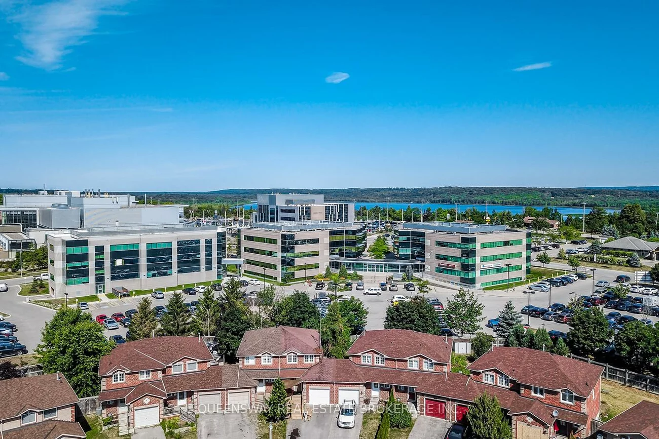 1, Quarry Ridge, Georgian Drive, Barrie