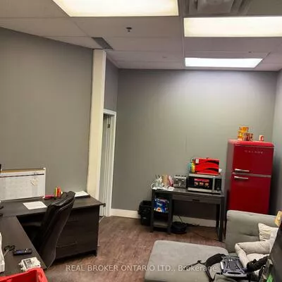 131, Saunders, 400 East, Barrie