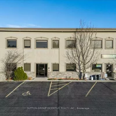 27, Hooper, 400 East, Barrie