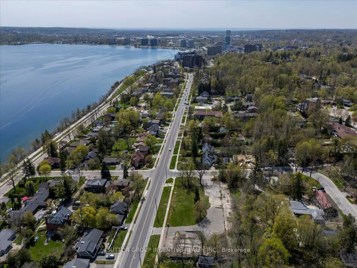 303, Dunlop, 400 North, Barrie