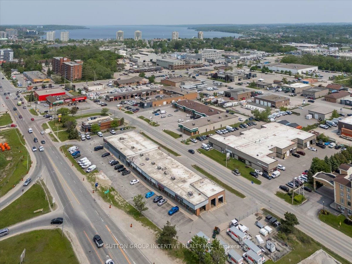 303, Dunlop, 400 North, Barrie
