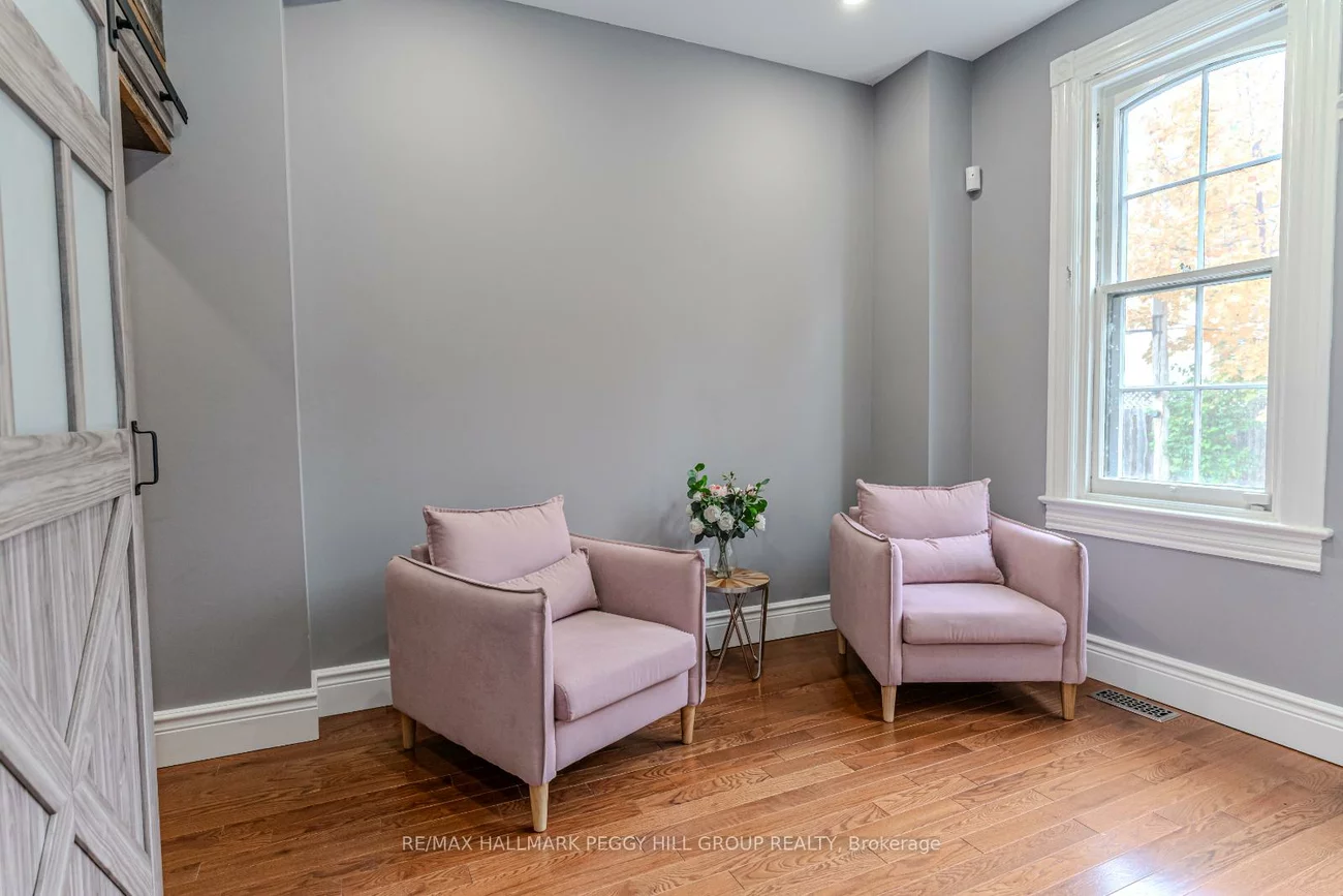 72, High, Queen's Park, Barrie