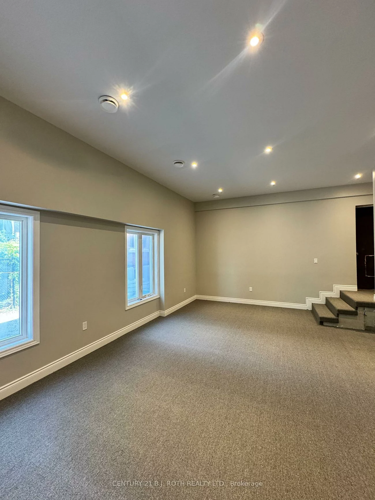 58, Mary, City Centre, Barrie
