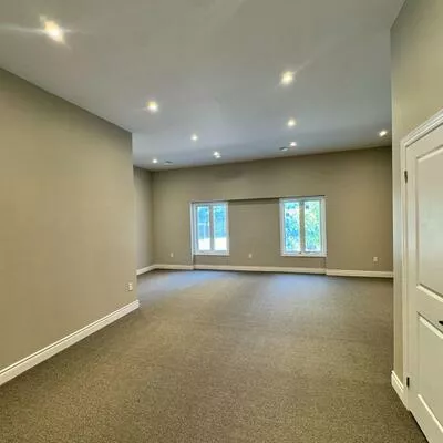 58, Mary, City Centre, Barrie