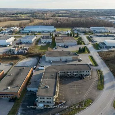 27, Hooper, 400 East, Barrie